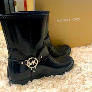 BRAND NEW MICHAEL Michael Kors Fulton Harness Rainbootie